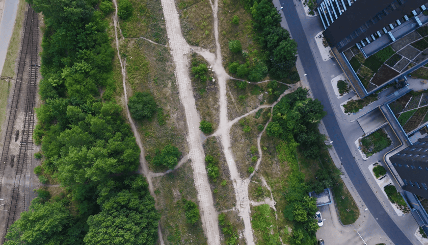 Działka na której ma powstać Park Henrykowski