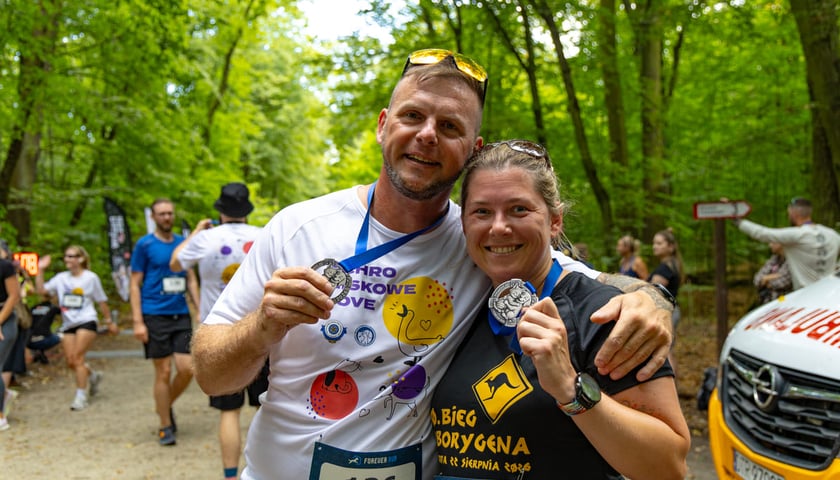 Forever Run. Charytatywny bieg w Lesie Osobowickim i piknik&nbsp; dla zwierzak&oacute;w ze schroniska przy Ślazowej. Wrocław, 30.08.2026