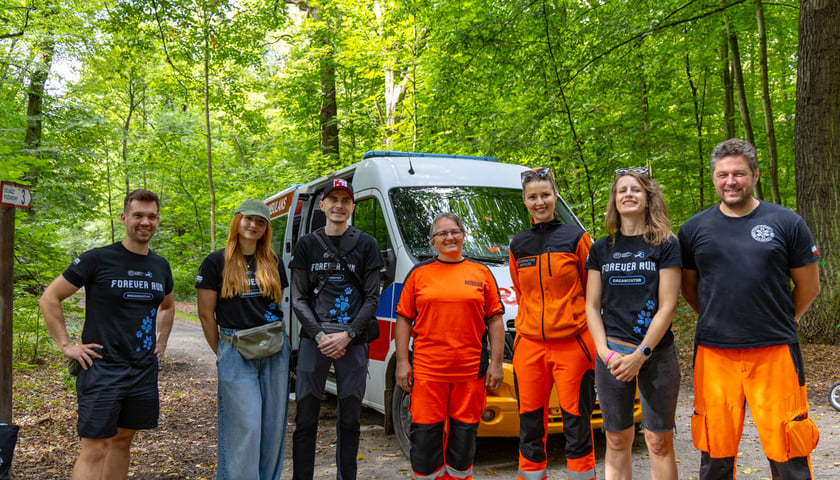 Forever Run. Charytatywny bieg w Lesie Osobowickim i piknik&nbsp; dla zwierzak&oacute;w ze schroniska przy Ślazowej. Wrocław, 30.08.2026