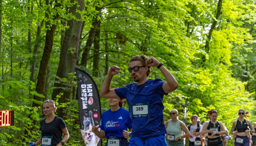 Forever Run. Charytatywny bieg w Lesie Osobowickim i piknik&nbsp; dla zwierzak&oacute;w ze schroniska przy Ślazowej. Wrocław, 30.08.2026
