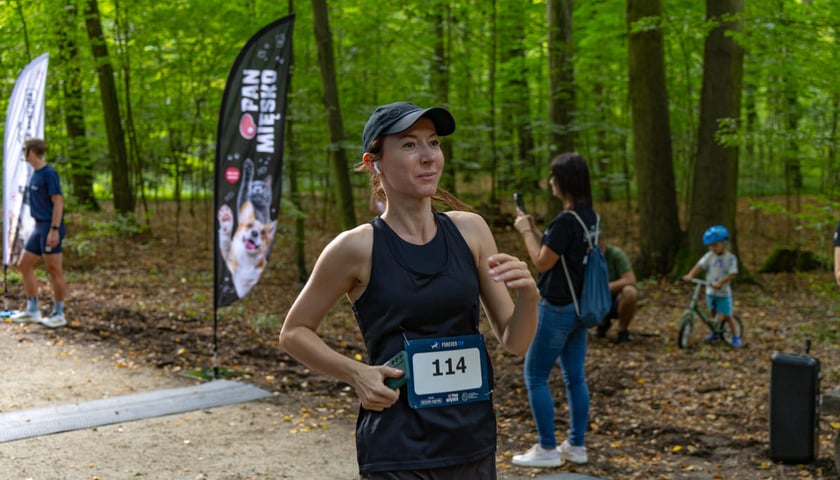 Forever Run. Charytatywny bieg w Lesie Osobowickim i piknik&nbsp; dla zwierzak&oacute;w ze schroniska przy Ślazowej. Wrocław, 30.08.2026