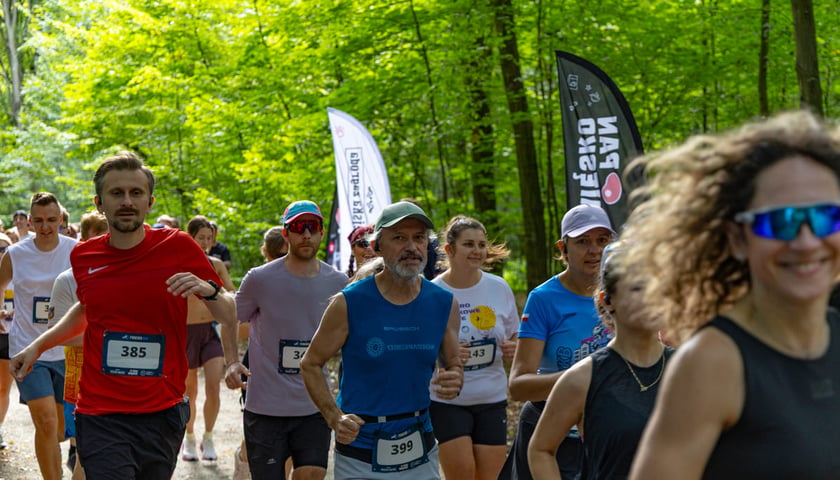 Forever Run. Charytatywny bieg w Lesie Osobowickim i piknik&nbsp; dla zwierzak&oacute;w ze schroniska przy Ślazowej. Wrocław, 30.08.2026
