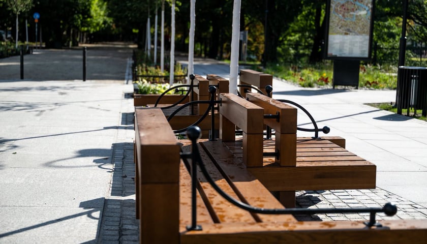 Strefa wejściowa od ulicy Świdnickiej na Promenadę Staromiejską w okolicach pomnika Bolesława Chrobrego
