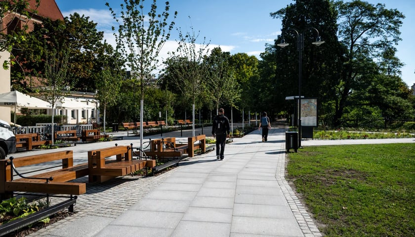Strefa wejściowa od ulicy Świdnickiej na Promenadę Staromiejską w okolicach pomnika Bolesława Chrobrego