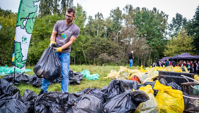 W niedzielę we Wrocławiu finał 29. akcji sprzątania świata. Od 11.00 do 14.00 na Kępie Mieszczańskiej
