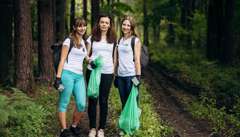 Tak wyglądało zbieranie śmieci przy pomocy aplikacji EcoHike w lasach wokół Sulistrowic w czwartek 9 września