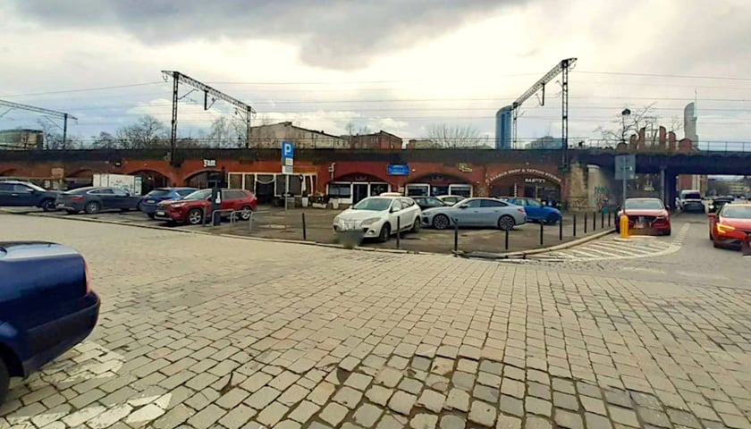 Skrzyżowanie ul. Kolejowej z ul. Stysia - tu powstanie park kieszonkowy