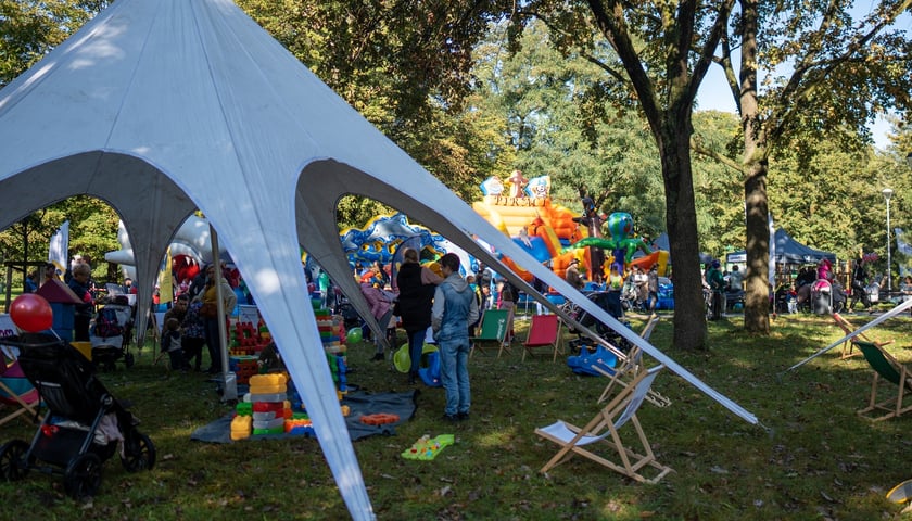 Uczestnicy pikniku WROśnij we WROcław