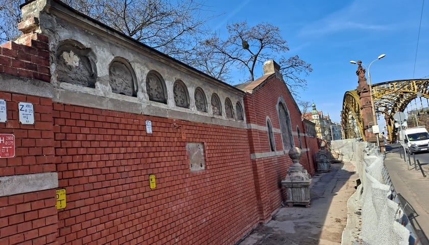 Remont najstarszej części ogrodzenia Zoo Wrocław