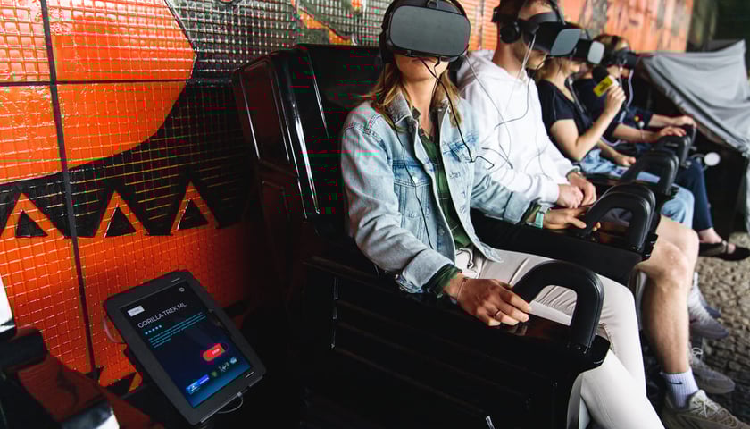 <p>fotele VR w Afrykarium</p>