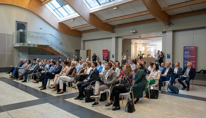Uczestnicy konferencji "Misja 1,5 stopnia". Wrocław, 21 maja 2024