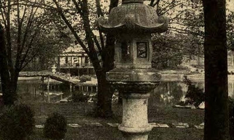 <p>Kamienna Latarnia w Ogrodzie Japońskim, 1913 rok</p>