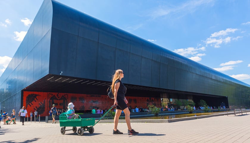 Powiększ obraz: <p>Afrykarium we wrocławskim zoo</p>