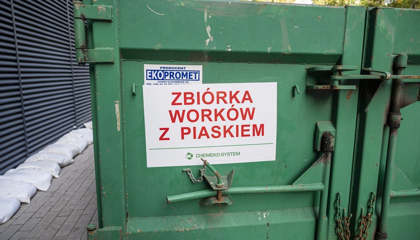 Kontener na worki z piaskiem