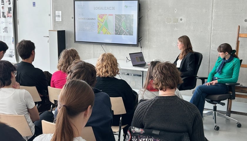 Studenci wrocławskiej ASP na spotkaniu ze specjalistkami z Zarządu Zieleni Miejskiej