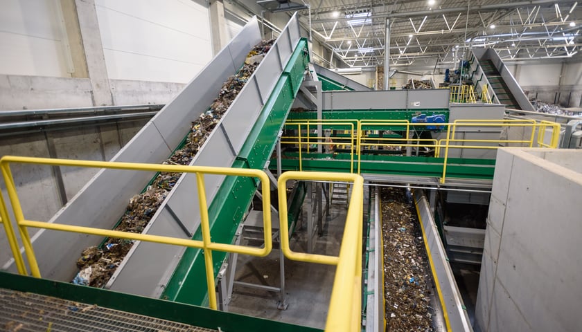 Instalacja do sortowania odpadów firmy Modern Recycling w Rudnej Wielkiej, gdzie trafiają odpady z Wrocławia, Chemeko