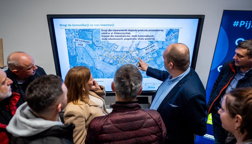 Spotkanie z mieszkańcami na wrocławskich Kłokoczycach dot. budowy kanalizacji na osiedlu - 8.12.2024