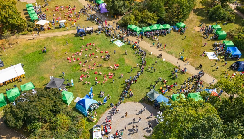 Piknik w parku Staszica z drona, 6 września 2025