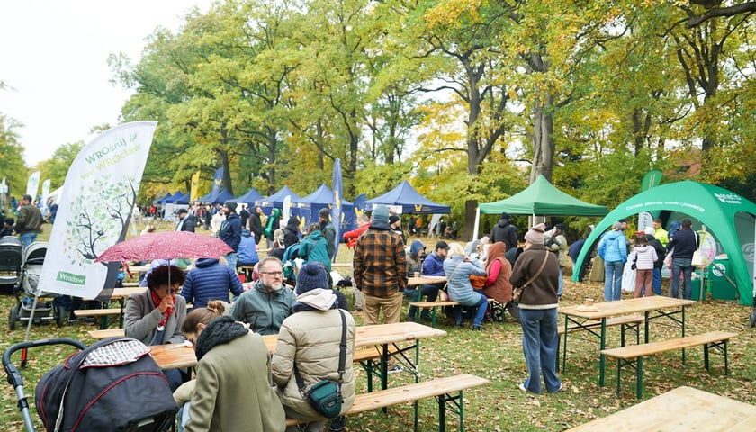 <p>Akcja i piknik WROśnij we WROcław cieszyła się sporym zainteresowaniem wrocławian</p>