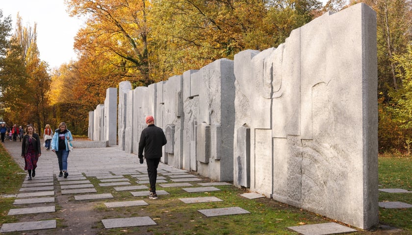 Odnowiony Pomnik Wspólnej Pamięci w parku Grabiszyńskim, 1 listopada 2025