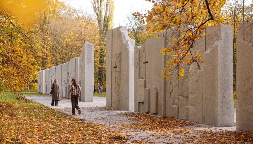 Odnowiony Pomnik Wspólnej Pamięci w parku Grabiszyńskim, 1 listopada 2025