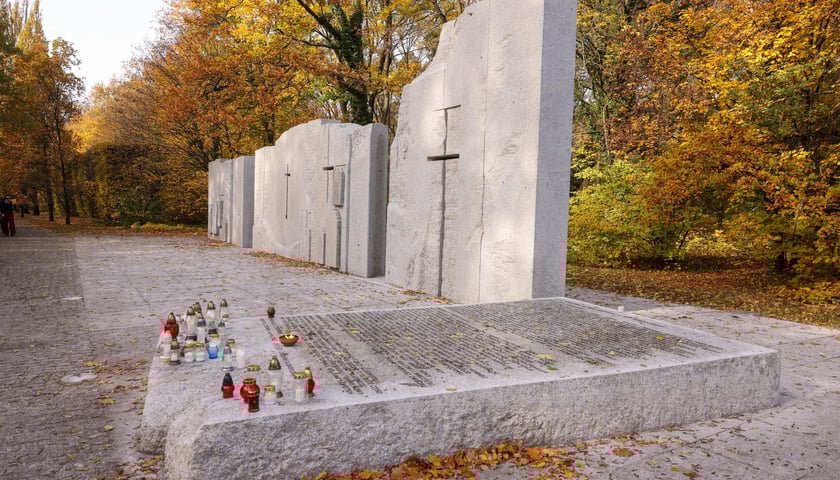 Odnowiony Pomnik Wspólnej Pamięci w parku Grabiszyńskim, 1 listopada 2025