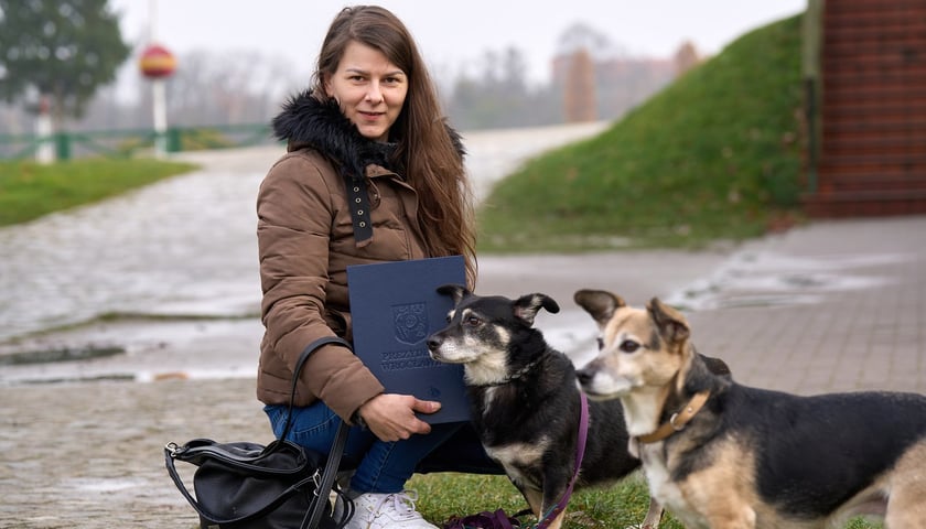 <p>Uroczystość wręczenia odznaczenia &bdquo;Wrocławskie Serce dla Zwierząt&rdquo; i wyr&oacute;żnień &ndash; wyr&oacute;żnienie dla dr Natalii Jelonek</p>