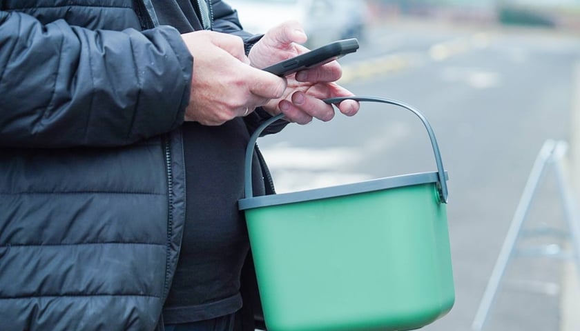 Rozdawanie pojemników na bioodpady przy ul. Zakładowej - 20.12.2025