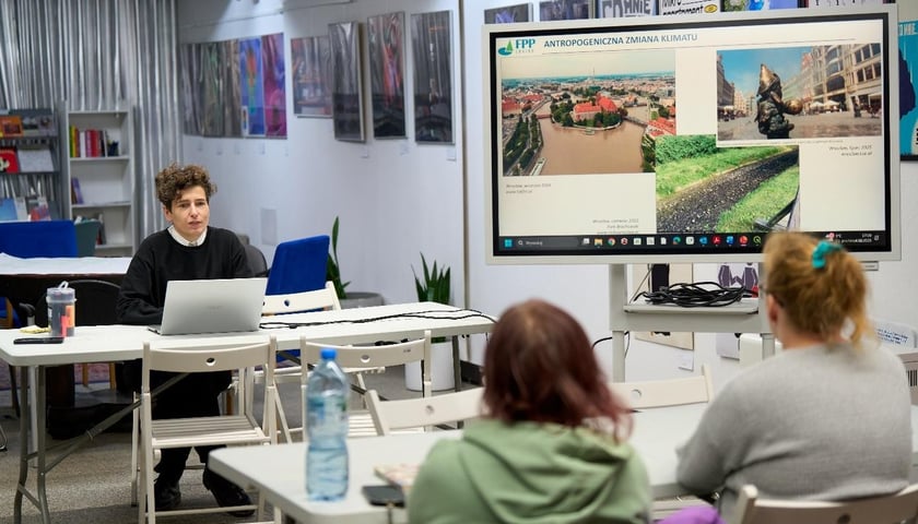 Spotkanie konsultacyjne w ramach przygotowania „Miejskiego planu adaptacji dla Wrocławia”.