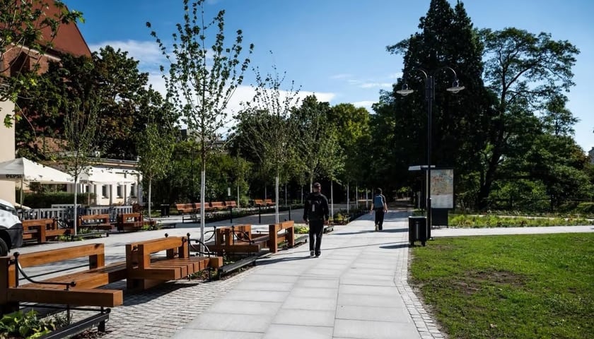 Wsparcie zrównoważonych systemów gospodarowania wodami opadowymi z udziałem zielono–niebieskiej infrastruktury we Wrocławiu