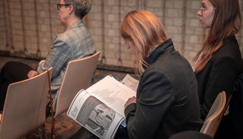 Konferencja Urzędu Miejskiego Wrocławia i PZFD dotyczące Wrocławskiego Standardu Zielonego Budynku