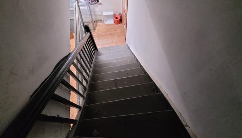 Azyl Ekostraży przy ul. Miłoszyckiej 67 we Wrocławiu pilnie potrzebuje remontu. Pierwszy etap już sie rozpoczął