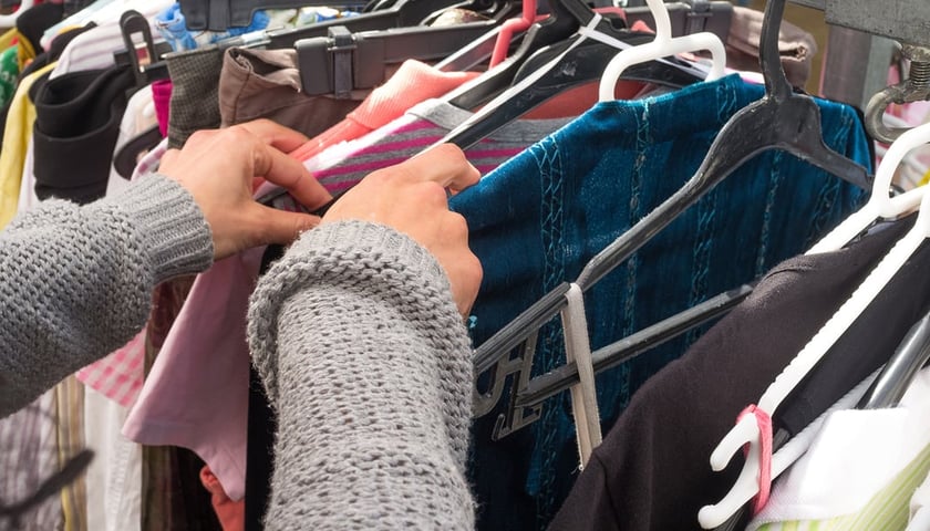 Zdjęcie ilustracyjne: swap, czyli wymiana ubrań