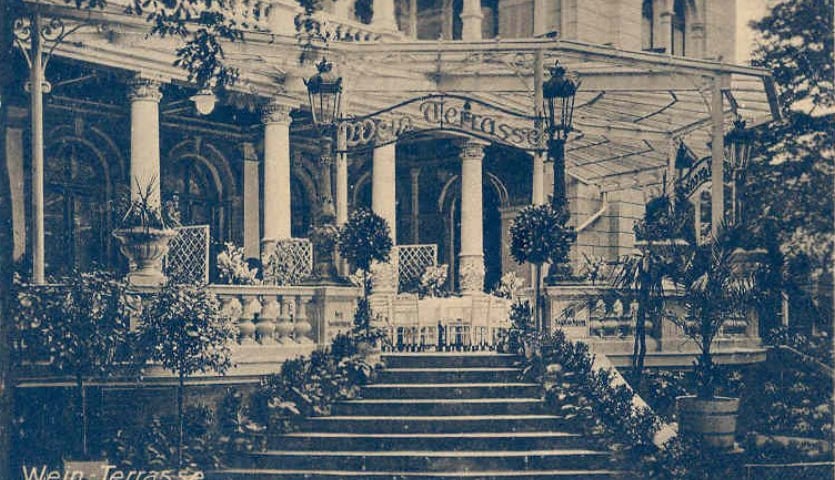 <p>Budynek Terrarium przed wojną, gdy mieściła się tu restauracja</p>