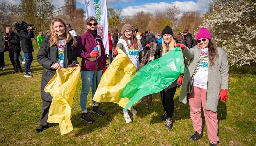 Akcja Czysta Odra, Wrocław, 8 kwietnia 2026, okolice Kładki Zwierzynieckiej