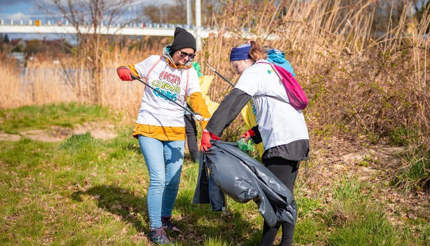 Akcja Czysta Odra, Wrocław, 8 kwietnia 2026, okolice Kładki Zwierzynieckiej
