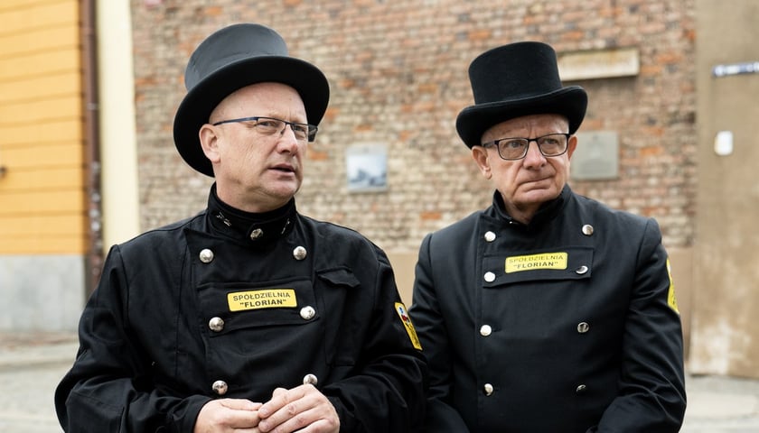Od lewej Paweł Jankowski, Przemysław Banaszak. Kominiarze z Wrocławia