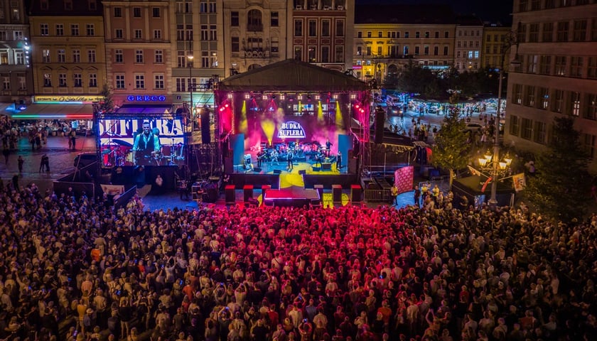 Koncert Budki Suflera i Justyny Steczkowskiej na Rynku.