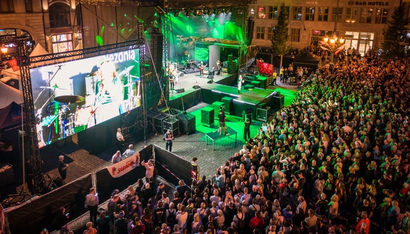 Koncert Budki Suflera i Justyny Steczkowskiej na Rynku.