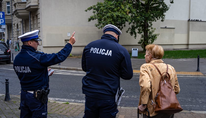 Akcja służb przy ul. Rejtana, po odkryciu na poddaszu kamienicy niewybuchu z czas&oacute;w II wojny światowej.Wrocław, 14.09.2026.