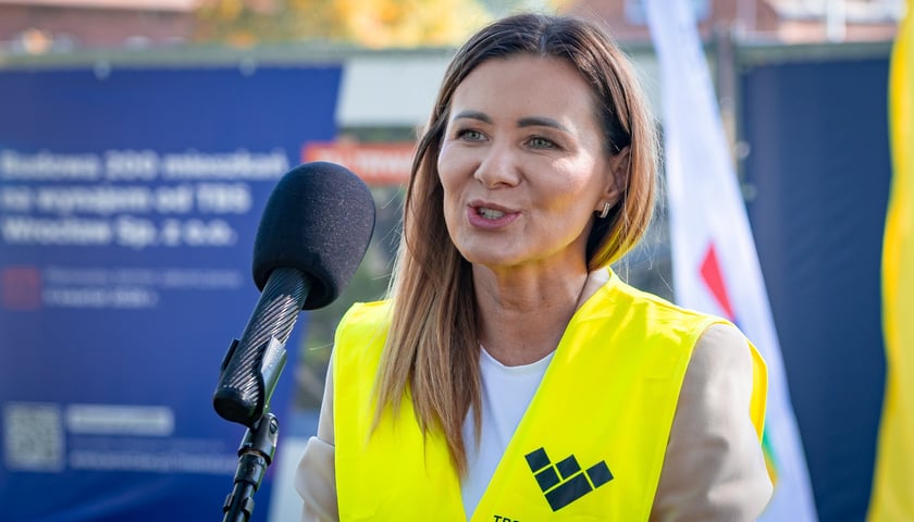 Iwona Gosa, symboliczny początek budowy TBS-u Wrocław na Brochowie, 28 września 2026
