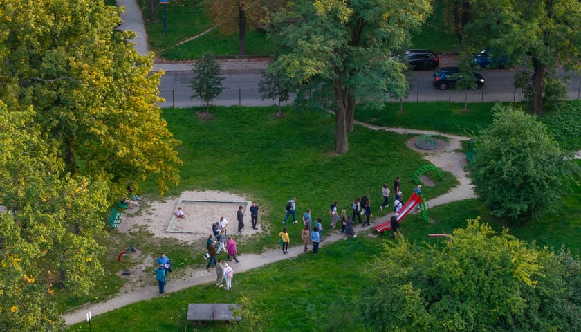 Prekonsultacje społęczne w sprawie podwórek na Leśnicy