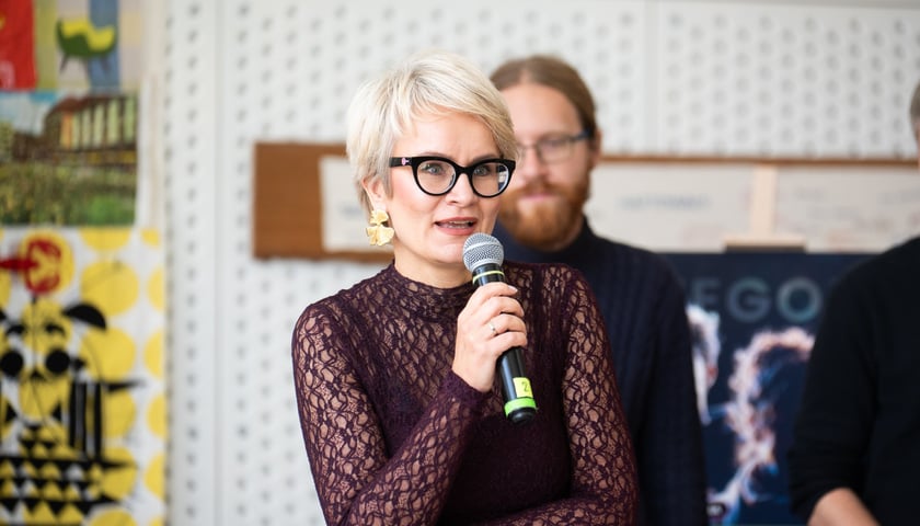Mariola Szczyrba, redaktorka naczelna portalu Wroclaw.pl i przewodnicząca jury konkursu 30 Kreatywnych Wrocławia. Konferencja prasowa poświęcona konkursowi 30 Kreatywnych Wrocławia 2027