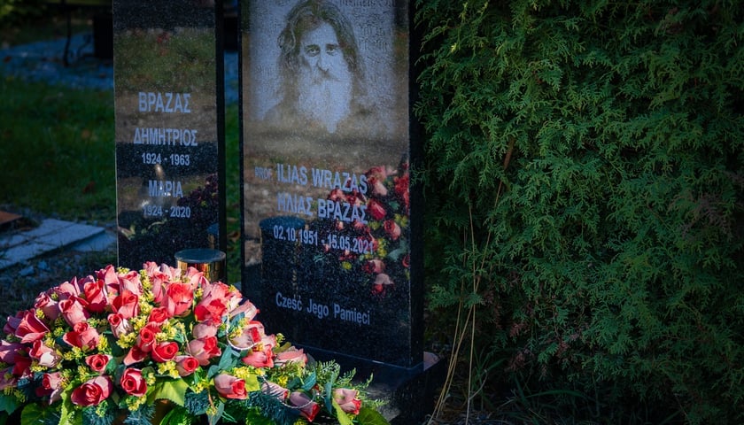 Nagrobki i grobowce na Cmentarzu Osobowickim we Wrocławiu. Nagrobek pisarza i filozofa Iliasa Wrazasa