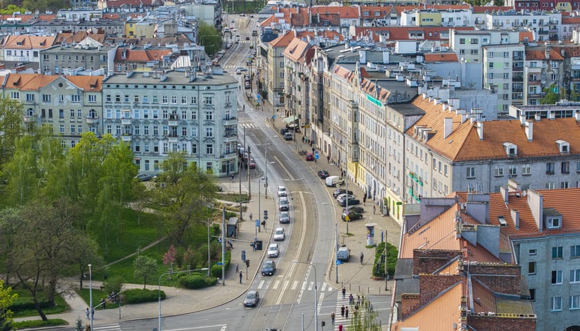 Skrzyżowanie ulicy Nowowiejskiej z Wyszyńskiego