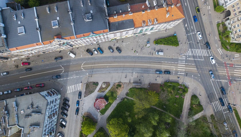 Skrzyżowanie ulicy Nowowiejskiej z Wyszyńskiego