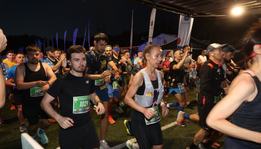 Zawodnicy PKO Nocnego Wrocław Półmaratonu 2025