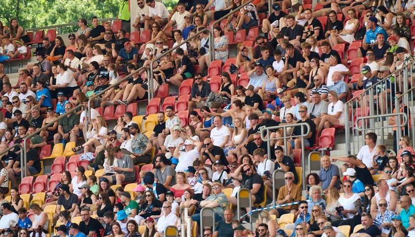 Kibice na Stadionie Olimpijskim podczas meczu Panthers Wrocław - Centurions Cologne