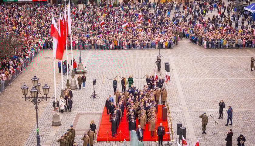 Uroczyste obchody Święta Niepodległości na wrocławskim Rynku