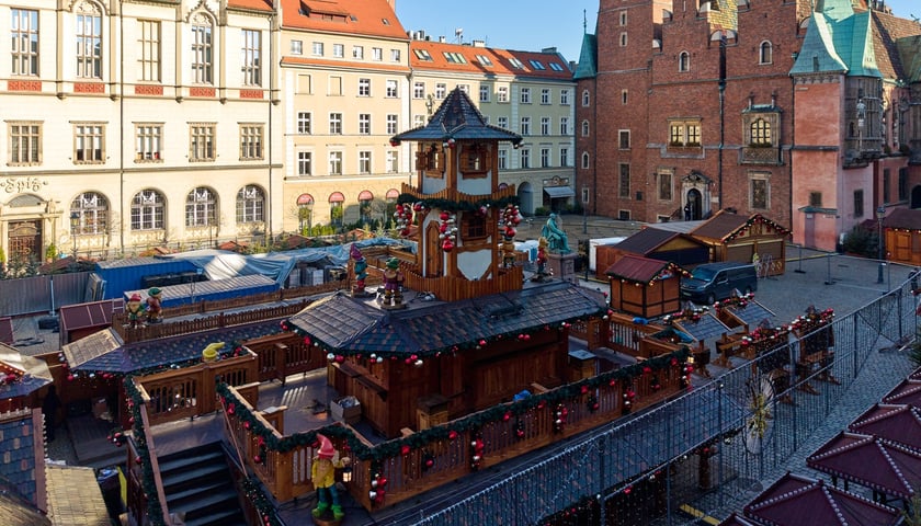 Budowa Wrocławskiego Jarmarku Bożonarodzeniowego, 19 listopada 2025